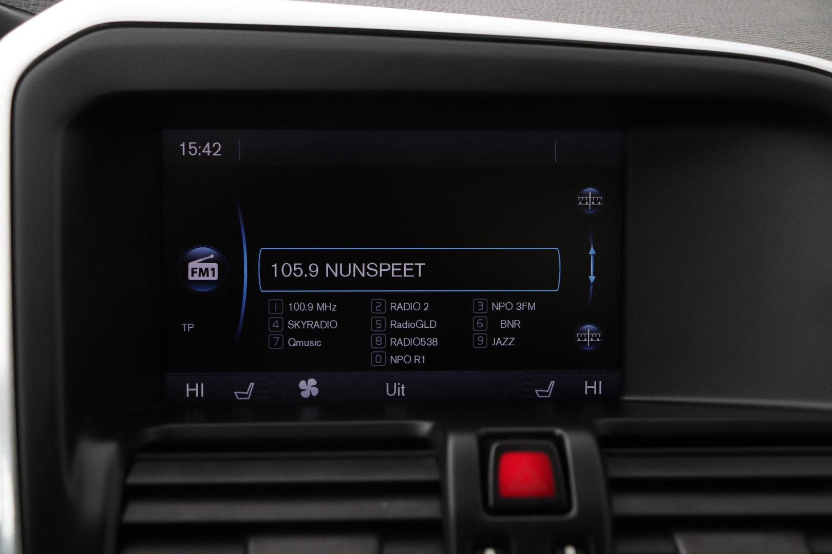 Volvo XC60 T5 Momentum | Elektrische Stoel + Memory | Stoelverwarming | Trekhaak | Cruise Control