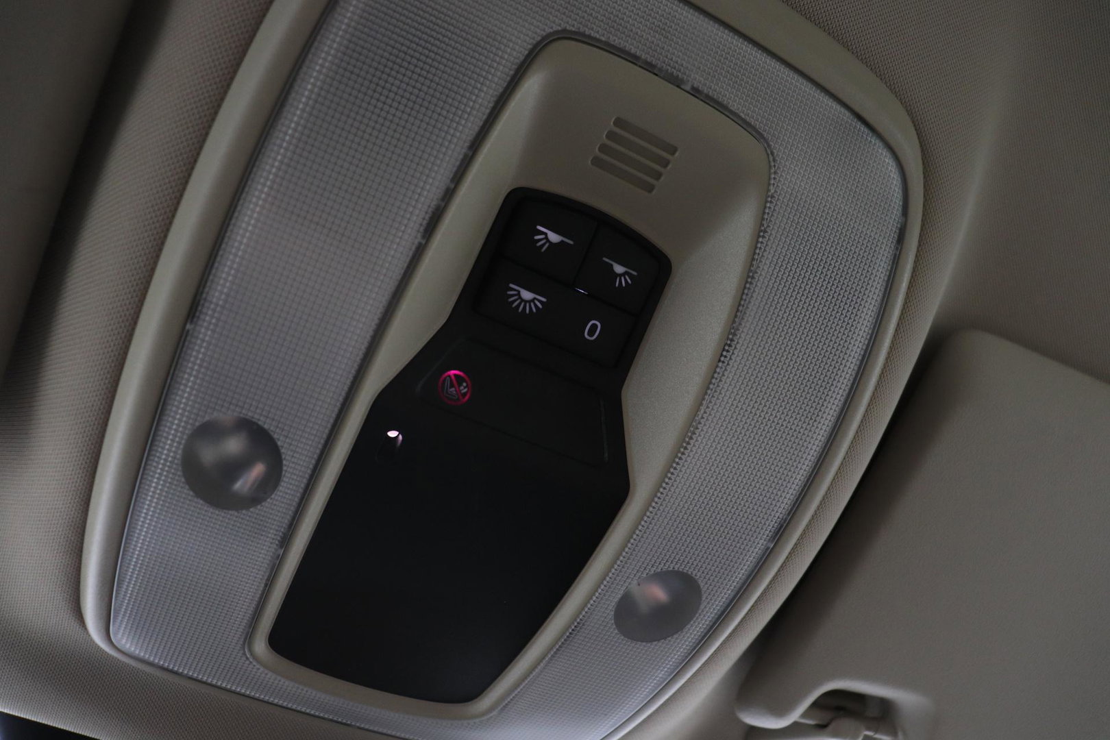 Volvo XC60 T5 Momentum | Elektrische Stoel + Memory | Stoelverwarming | Trekhaak | Cruise Control