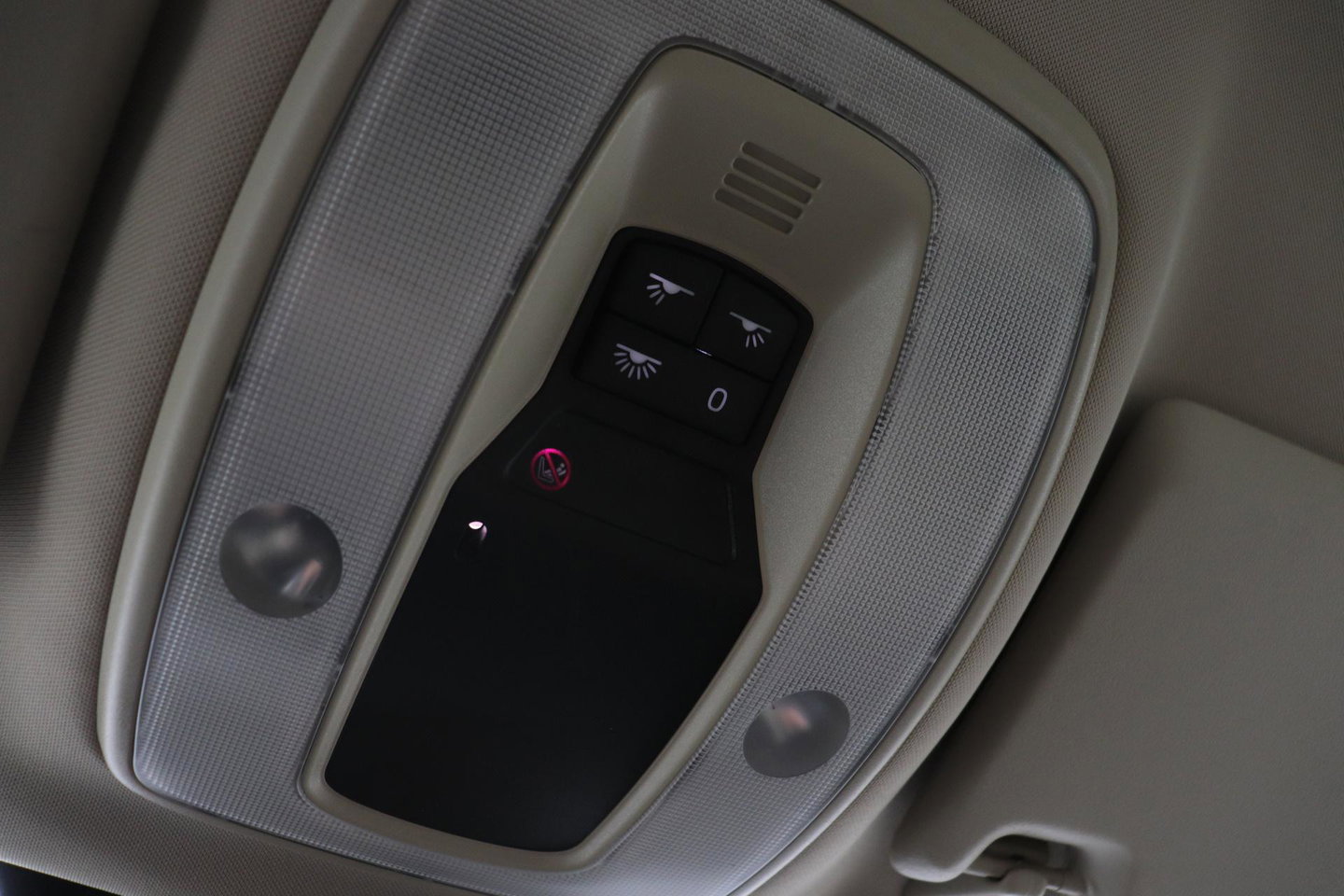 Volvo XC60 T5 Momentum | Elektrische Stoel + Memory | Stoelverwarming | Trekhaak | Cruise Control