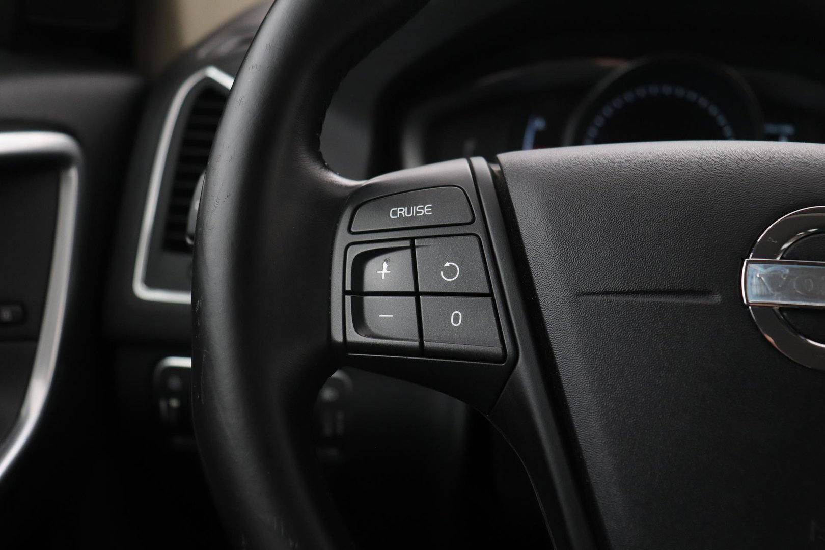 Volvo XC60 T5 Momentum | Elektrische Stoel + Memory | Stoelverwarming | Trekhaak | Cruise Control