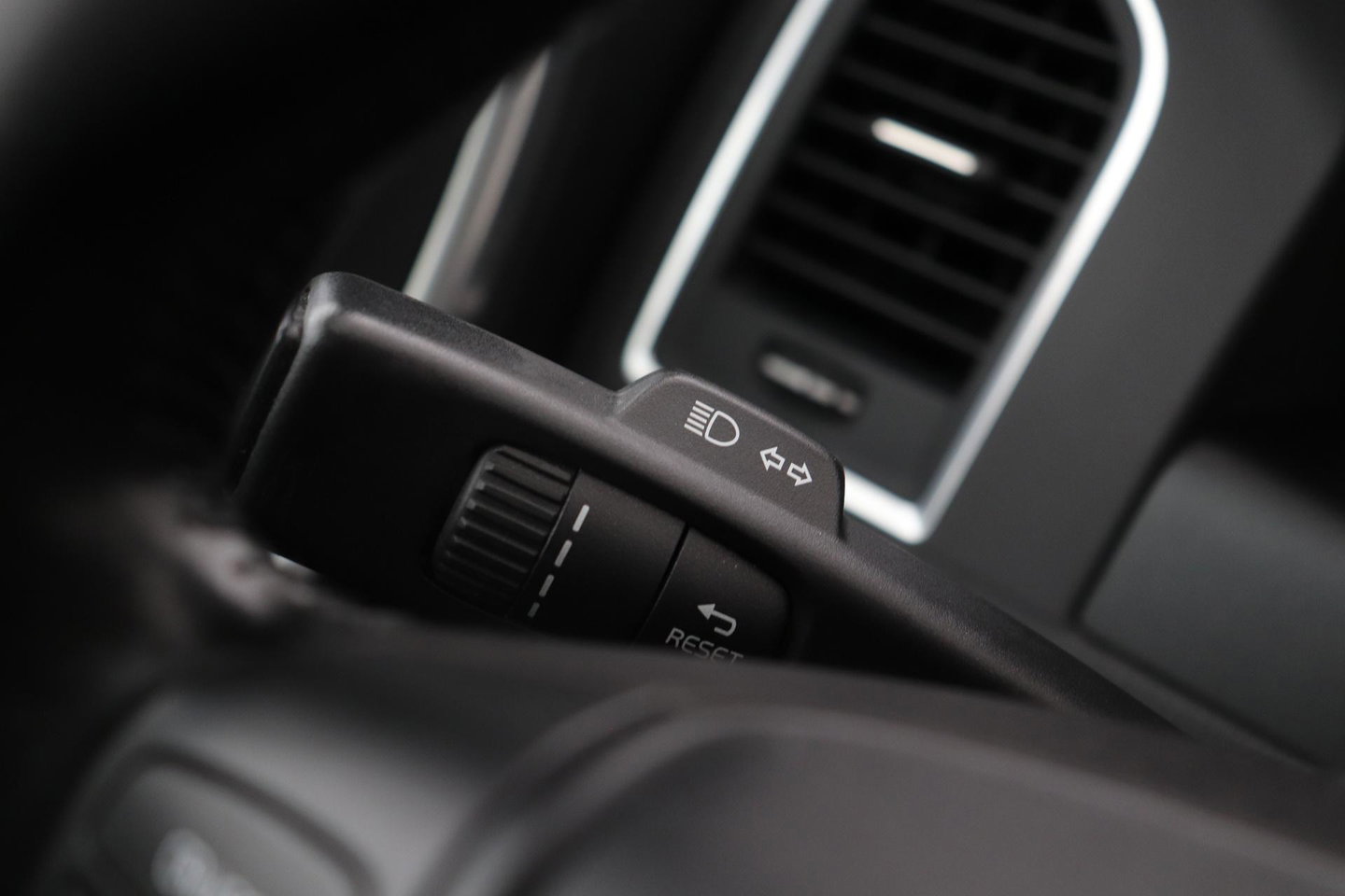 Volvo XC60 T5 Momentum | Elektrische Stoel + Memory | Stoelverwarming | Trekhaak | Cruise Control