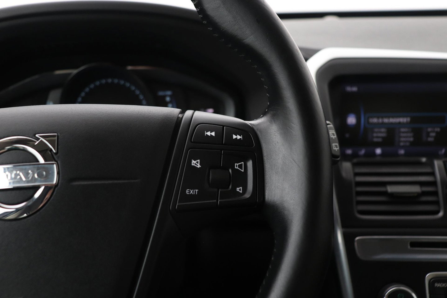 Volvo XC60 T5 Momentum | Elektrische Stoel + Memory | Stoelverwarming | Trekhaak | Cruise Control