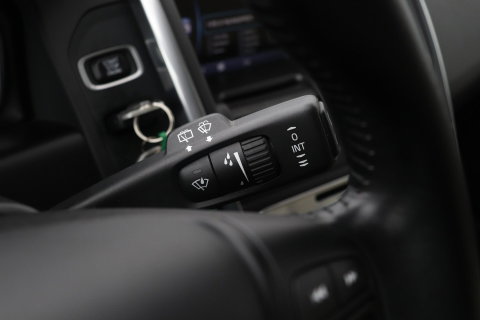 Volvo XC60 T5 Momentum | Elektrische Stoel + Memory | Stoelverwarming | Trekhaak | Cruise Control