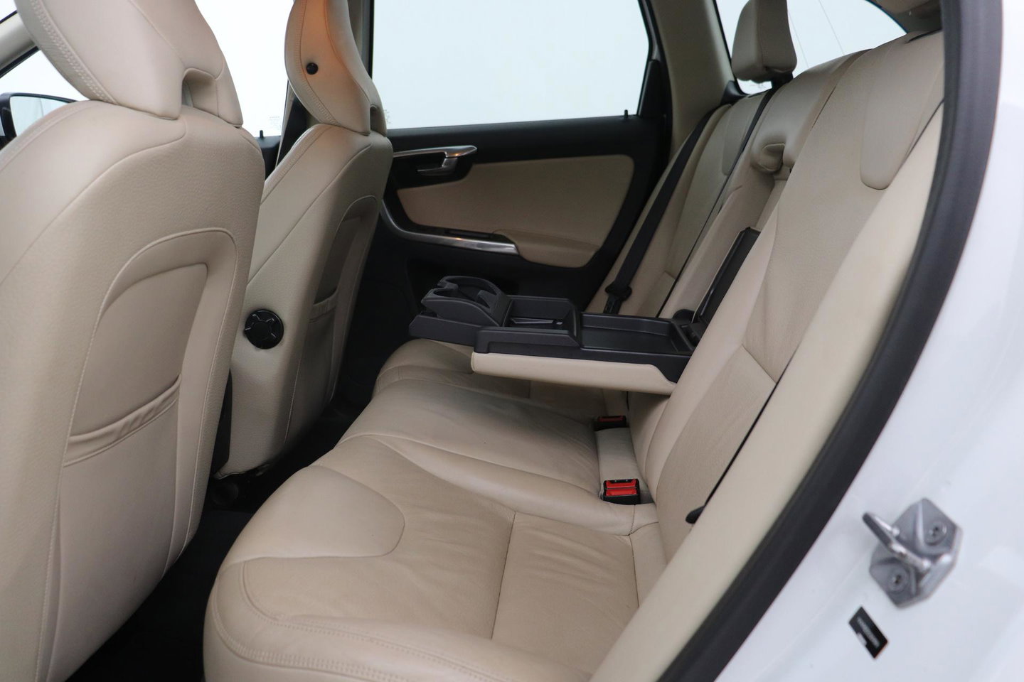 Volvo XC60 T5 Momentum | Elektrische Stoel + Memory | Stoelverwarming | Trekhaak | Cruise Control