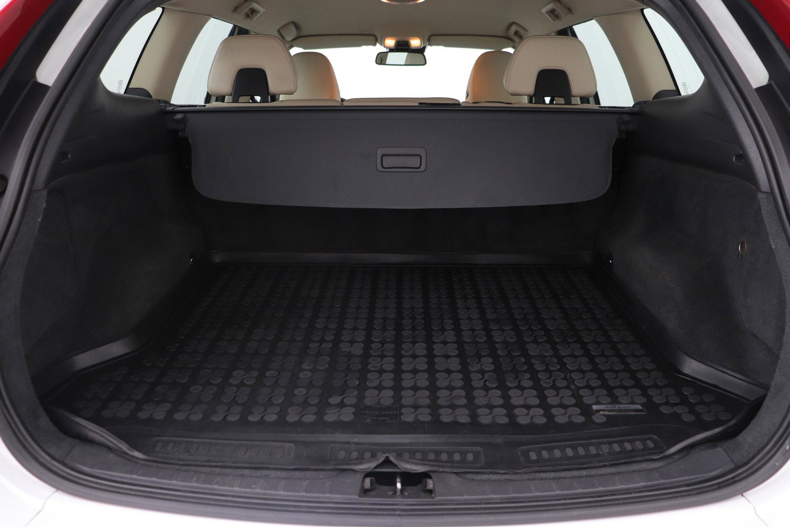 Volvo XC60 T5 Momentum | Elektrische Stoel + Memory | Stoelverwarming | Trekhaak | Cruise Control