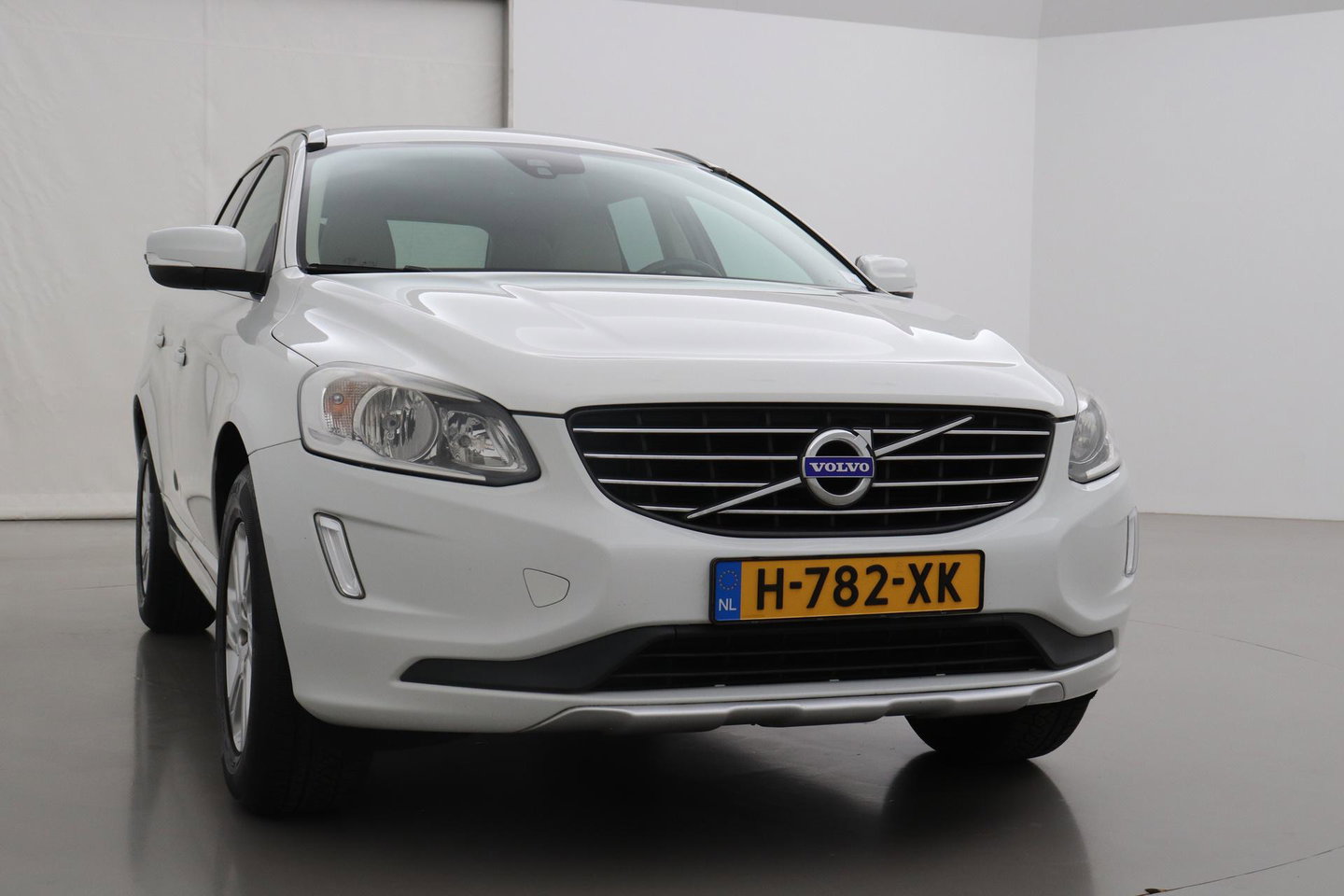 Volvo XC60 T5 Momentum | Elektrische Stoel + Memory | Stoelverwarming | Trekhaak | Cruise Control