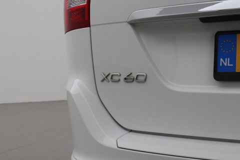 Volvo XC60 T5 Momentum | Elektrische Stoel + Memory | Stoelverwarming | Trekhaak | Cruise Control