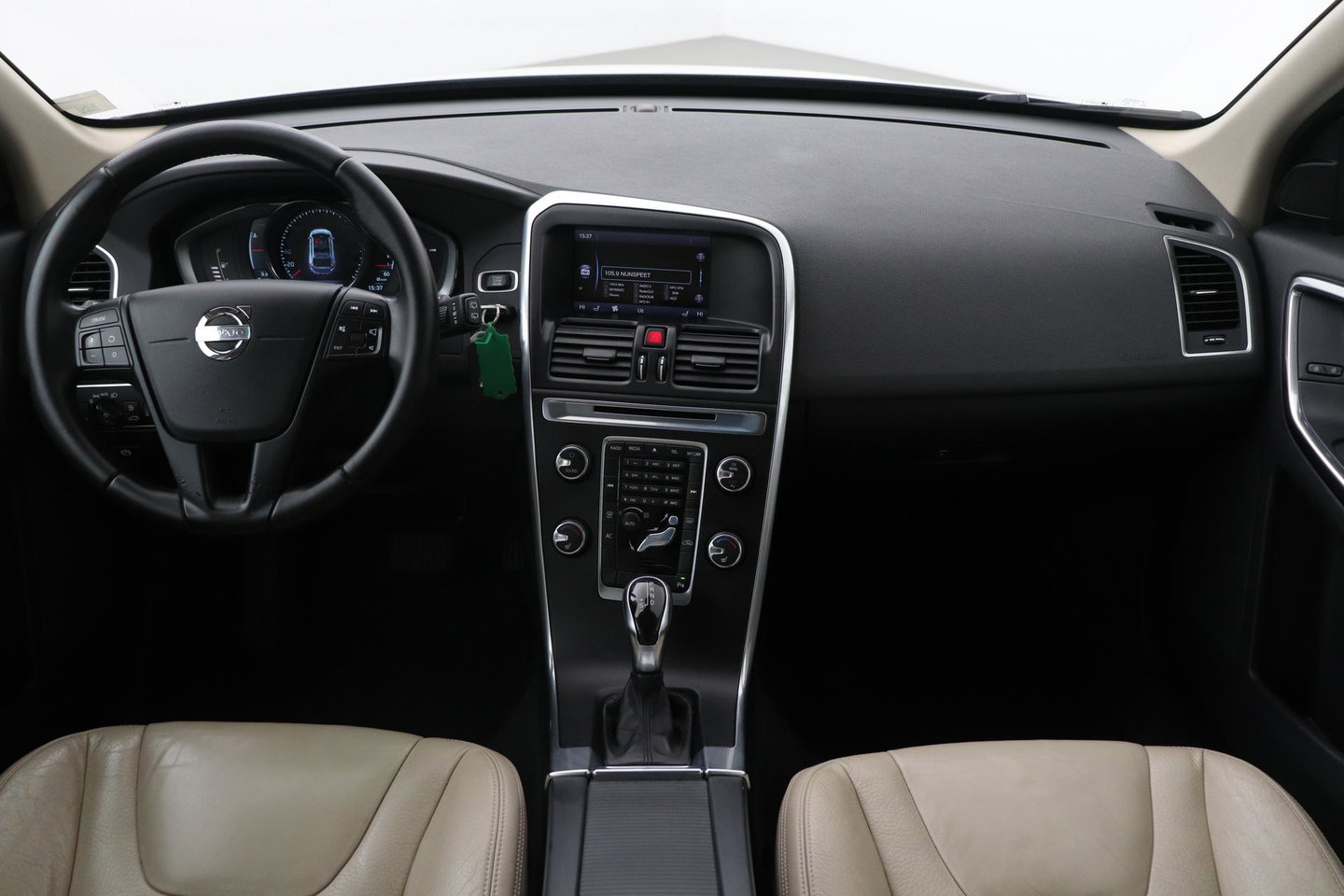 Volvo XC60 T5 Momentum | Elektrische Stoel + Memory | Stoelverwarming | Trekhaak | Cruise Control