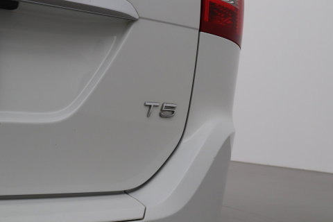 Volvo XC60 T5 Momentum | Elektrische Stoel + Memory | Stoelverwarming | Trekhaak | Cruise Control