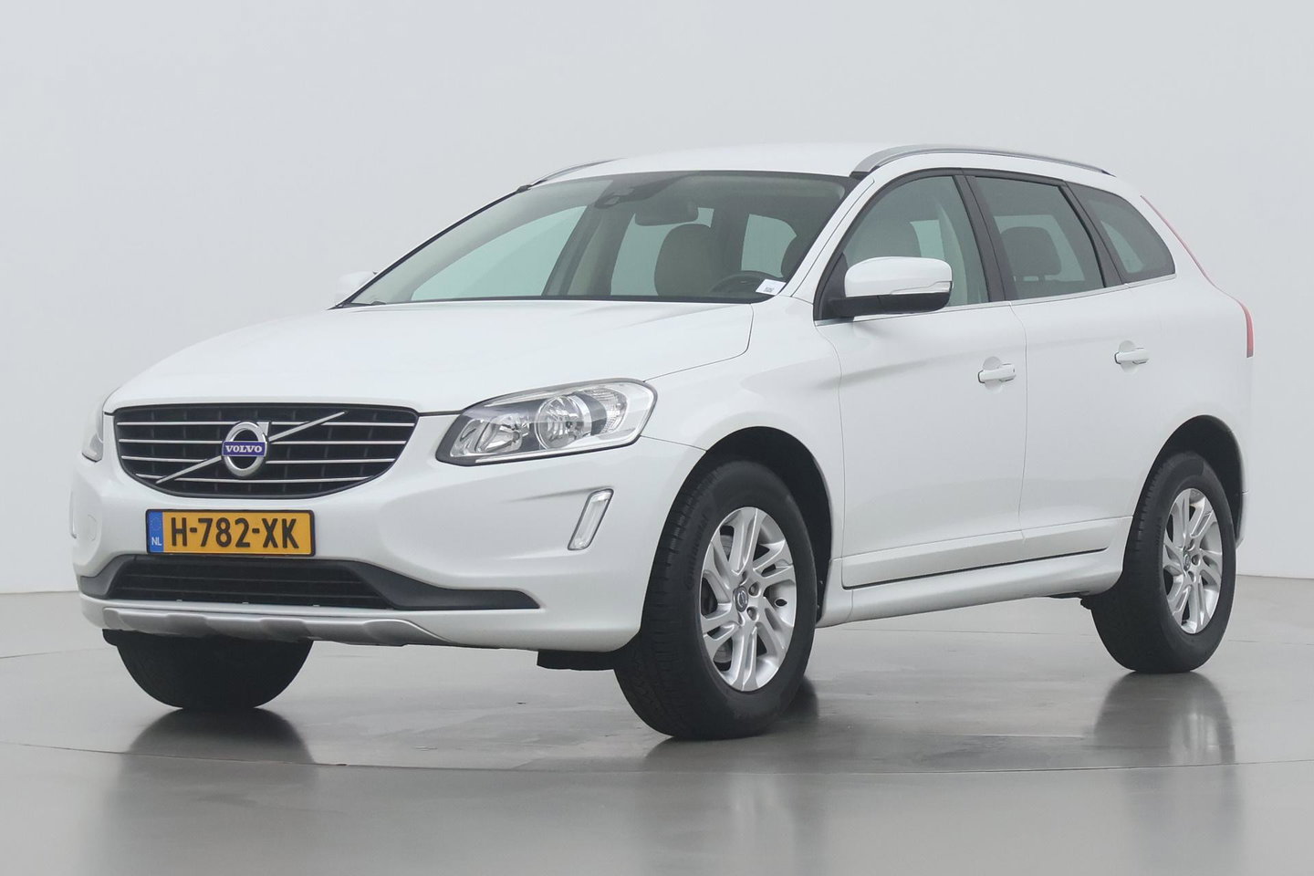 Volvo XC60 T5 Momentum | Elektrische Stoel + Memory | Stoelverwarming | Trekhaak | Cruise Control