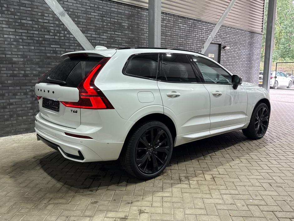 Volvo XC60 T6 Plus Black Edition | Harman/Kardon | Pilot Assist | Panoramadak | 360° Camera | Head-Up | Stoel+Stuurverwarming | 21 Inch