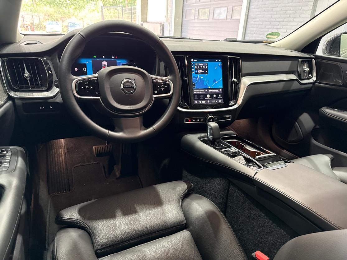Volvo V60 T8 Plus Dark | Harman/Kardon | Memory | BLIS | Stoel+Stuurverwarming | Camera | Getint Glas | ACC