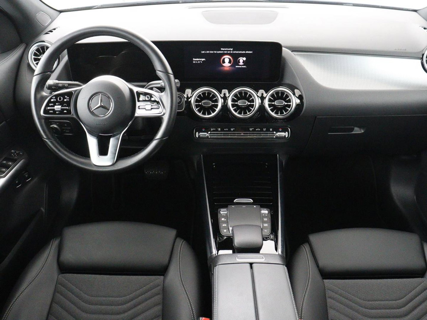 Mercedes-Benz GLA 250 e Luxury Line | SOH 92,9% | Half leder | Memory | Stoelverwarming | Adaptive cruise | Sfeerverlichting | Carplay | Camera | Park assist | Elektrische achterklep | Keyless