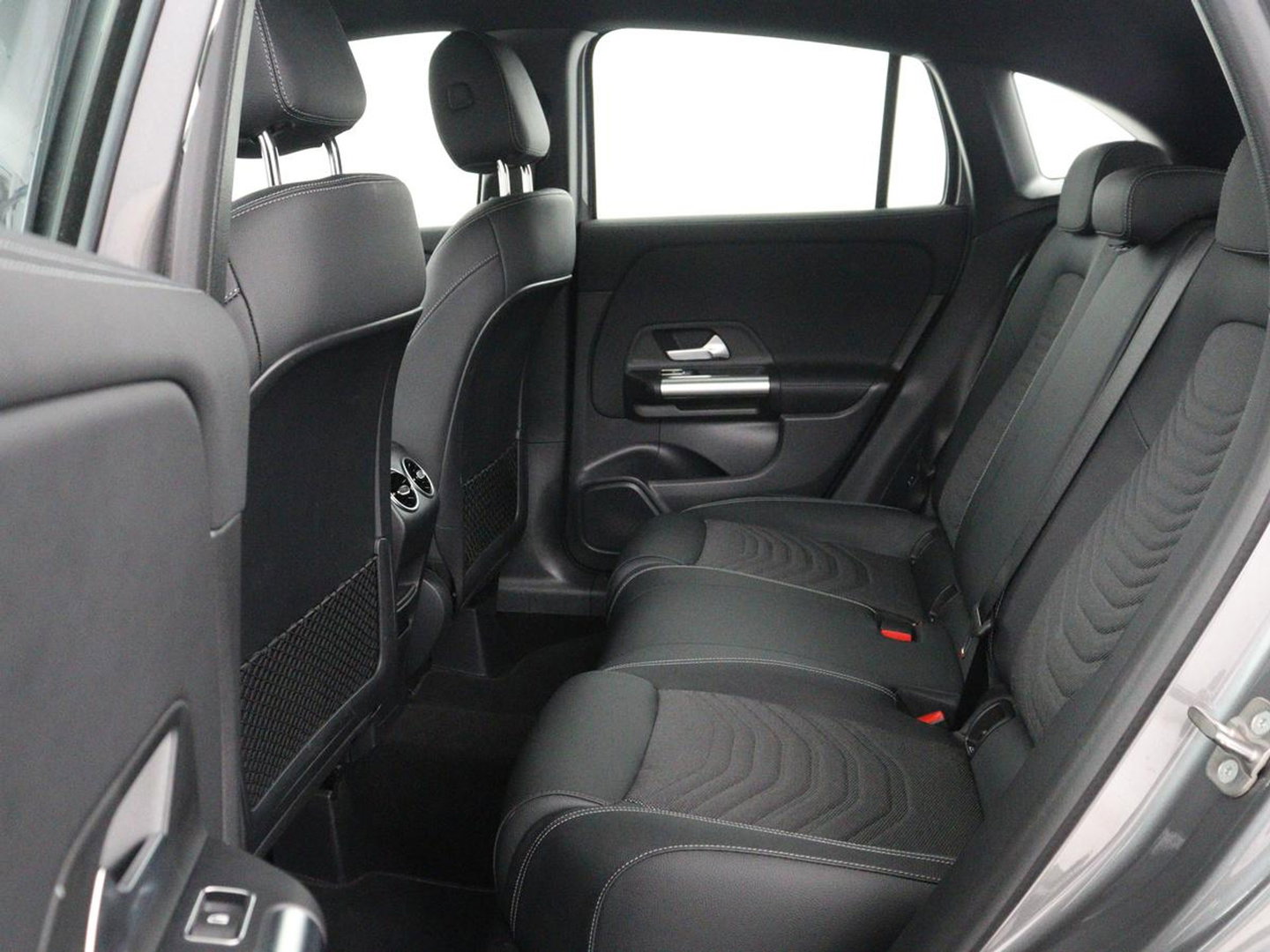 Mercedes-Benz GLA 250 e Luxury Line | SOH 92,9% | Half leder | Memory | Stoelverwarming | Adaptive cruise | Sfeerverlichting | Carplay | Camera | Park assist | Elektrische achterklep | Keyless
