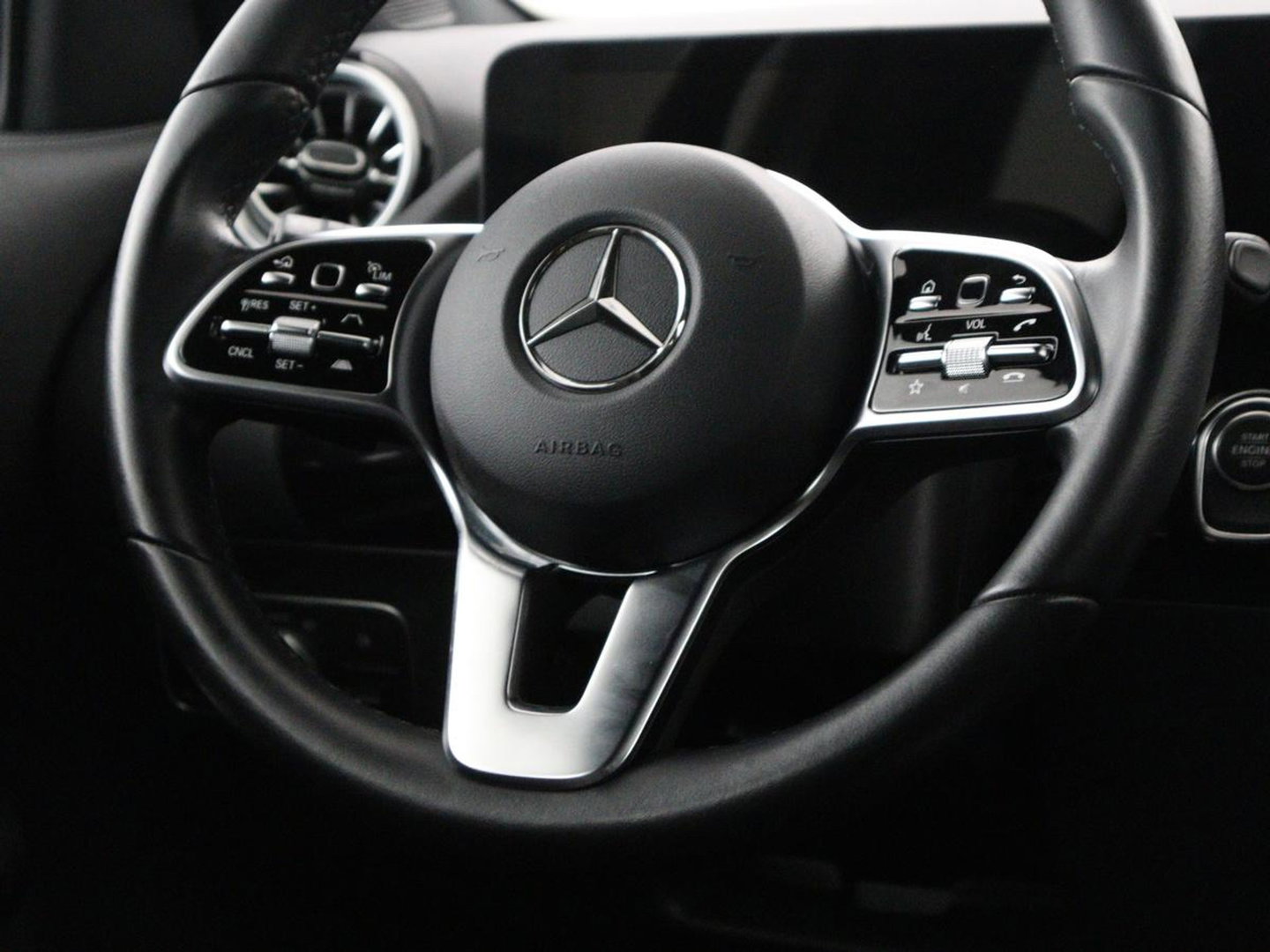 Mercedes-Benz GLA 250 e Luxury Line | SOH 92,9% | Half leder | Memory | Stoelverwarming | Adaptive cruise | Sfeerverlichting | Carplay | Camera | Park assist | Elektrische achterklep | Keyless