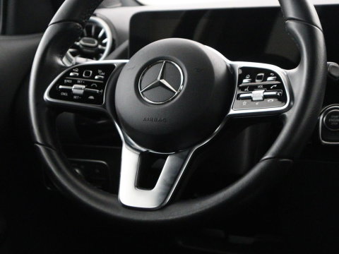 Mercedes-Benz GLA 250 e Luxury Line | SOH 92,9% | Half leder | Memory | Stoelverwarming | Adaptive cruise | Sfeerverlichting | Carplay | Camera | Park assist | Elektrische achterklep | Keyless