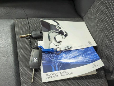 Peugeot Expert L3H1 LANG IMPERIAAL 3PERSOONS
