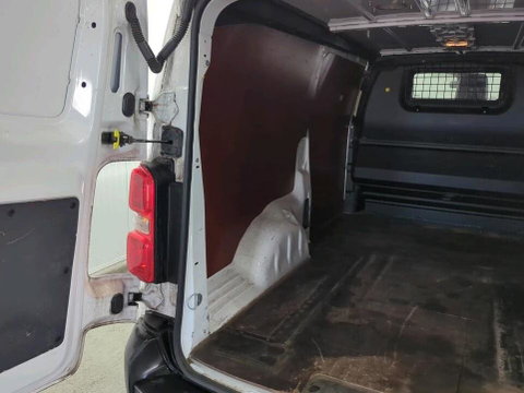 Peugeot Expert L3H1 LANG IMPERIAAL 3PERSOONS