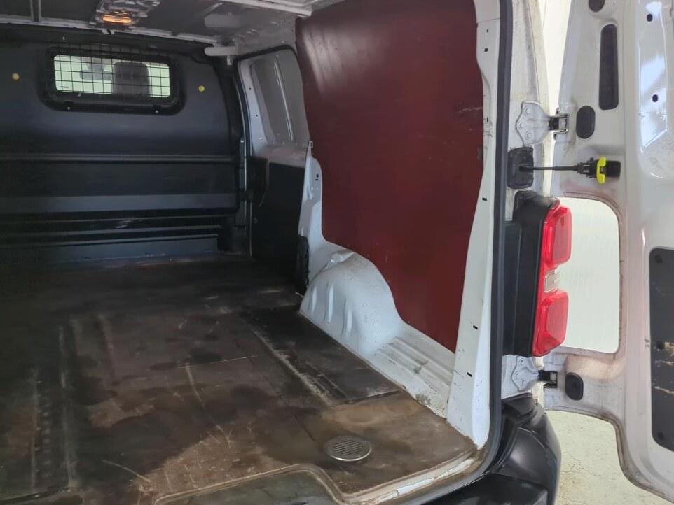Peugeot Expert L3H1 LANG IMPERIAAL 3PERSOONS