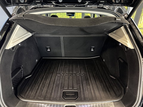 Lynk & Co 01 1.5 | Blackpakket optioneel | 360° Camera | Panoramadak | Adaptive Cruise Control | Trekhaak | Keyless | Elektrische Bestuurdersstoel + Geheugen | Parkeersensoren | Apple Carplay | Android Auto |