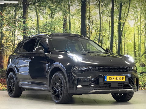 Lynk & Co 01 1.5 | Blackpakket optioneel | 360° Camera | Panoramadak | Adaptive Cruise Control | Trekhaak | Keyless | Elektrische Bestuurdersstoel + Geheugen | Parkeersensoren | Apple Carplay | Android Auto |