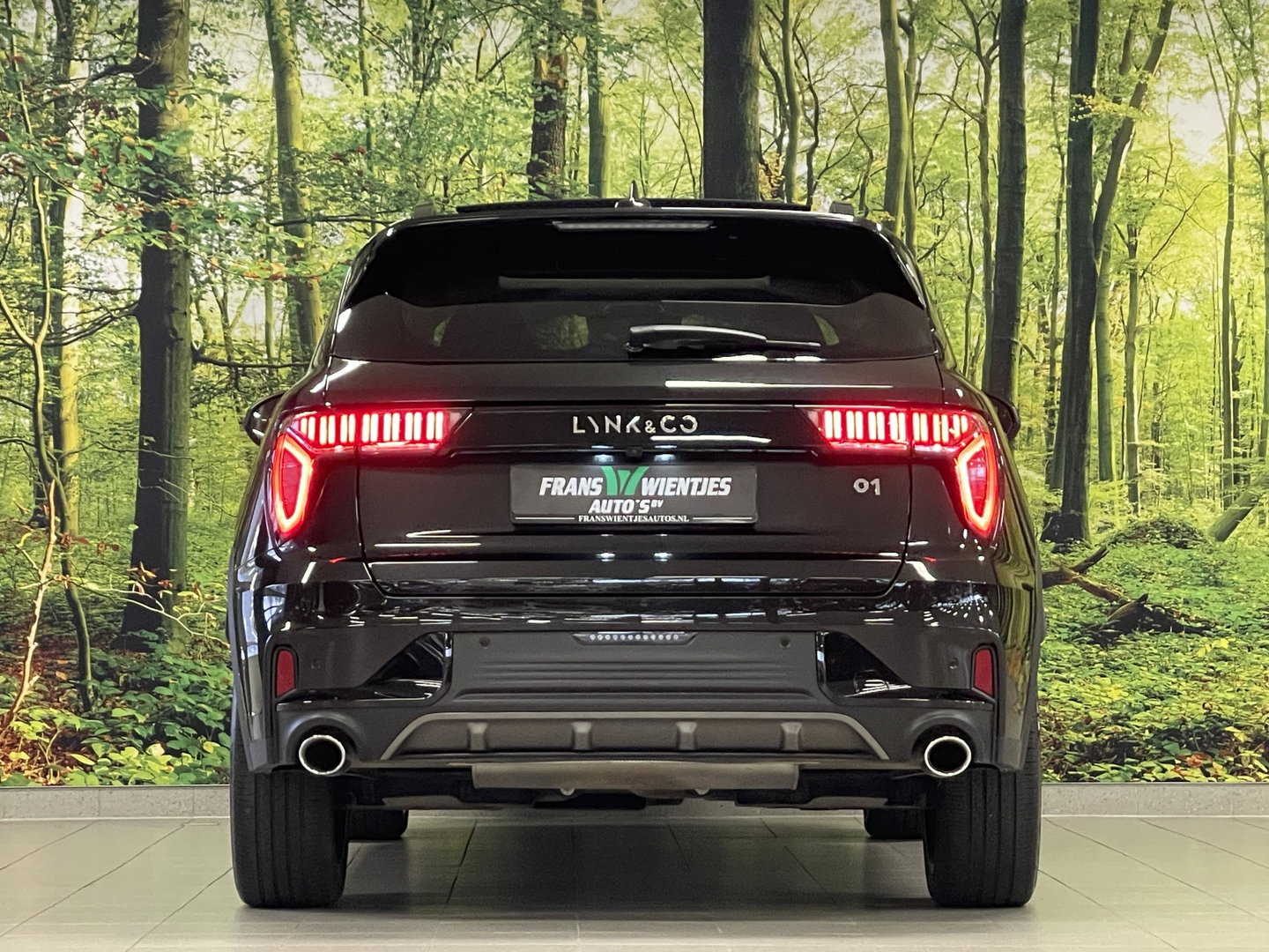 Lynk & Co 01 1.5 | Blackpakket optioneel | 360° Camera | Panoramadak | Adaptive Cruise Control | Trekhaak | Keyless | Elektrische Bestuurdersstoel + Geheugen | Parkeersensoren | Apple Carplay | Android Auto |