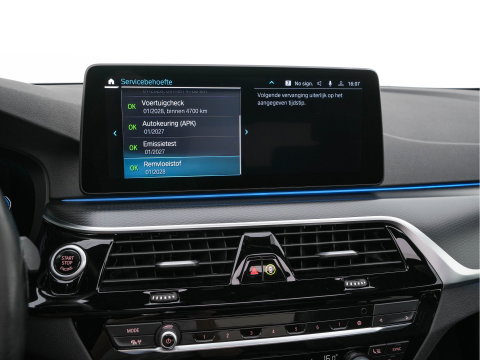 BMW 5 Serie 530e M-Sportpack Business Edition Plus (Plug-in) {SoH-86%} (INCL-BTW) *PANO | LEATHER | FULL-LED | MEMORY-PACK | HARMAN/KARDON | BLINDSPOT | DIGI-COCKPIT | CAMERA | NAVI-FULLMAP | PRIVACY-GLASS | SHIFTPADDLES | ECC | PDC | HEAD-UP | 19''ALU*