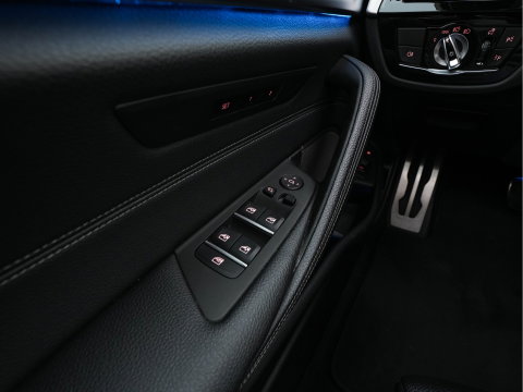 BMW 5 Serie 530e M-Sportpack Business Edition Plus (Plug-in) {SoH-86%} (INCL-BTW) *PANO | LEATHER | FULL-LED | MEMORY-PACK | HARMAN/KARDON | BLINDSPOT | DIGI-COCKPIT | CAMERA | NAVI-FULLMAP | PRIVACY-GLASS | SHIFTPADDLES | ECC | PDC | HEAD-UP | 19''ALU*