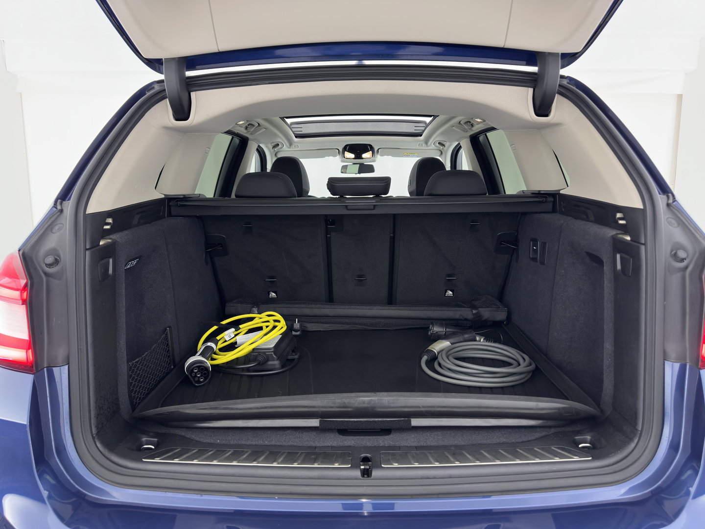 BMW iX3 Executive 80 kWh [3-Fase-11kW] {SoH-99%} (INCL.BTW) Aut. *PANO | LEATHER | ADAPTIVE-CRUISE | FULL-LED | MEMORY-PACK | BLIND-SPOT | DIGI-COCKPIT | HEATED-COMFORTSEATS | CAMERA | DAB+ | NAVI-FULLMAP | TOWBAR | 19''ALU*