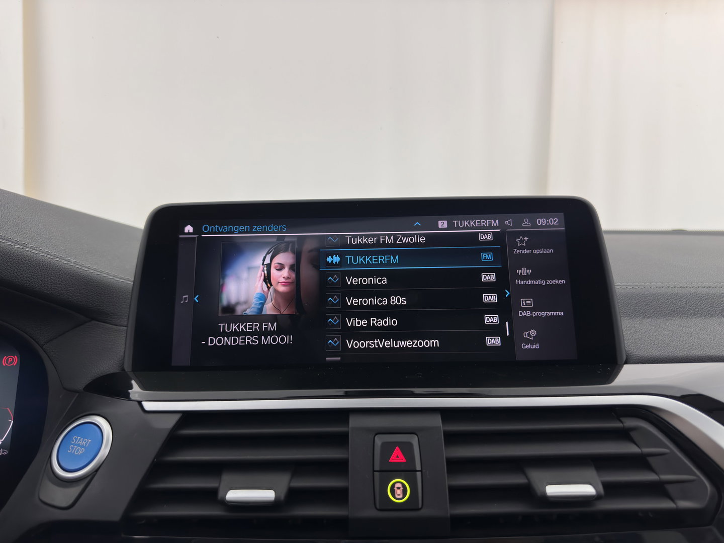BMW iX3 Executive 80 kWh [3-Fase-11kW] {SoH-99%} (INCL.BTW) Aut. *PANO | LEATHER | ADAPTIVE-CRUISE | FULL-LED | MEMORY-PACK | BLIND-SPOT | DIGI-COCKPIT | HEATED-COMFORTSEATS | CAMERA | DAB+ | NAVI-FULLMAP | TOWBAR | 19''ALU*