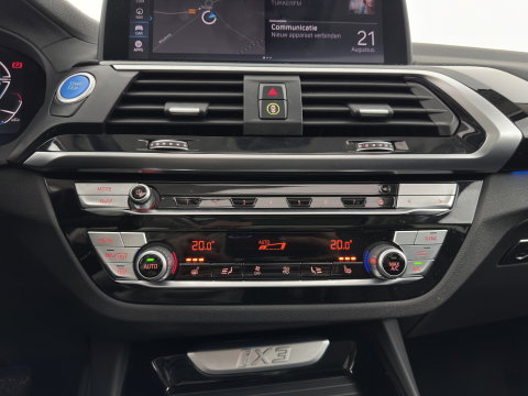 BMW iX3 Executive 80 kWh [3-Fase-11kW] {SoH-99%} (INCL.BTW) Aut. *PANO | LEATHER | ADAPTIVE-CRUISE | FULL-LED | MEMORY-PACK | BLIND-SPOT | DIGI-COCKPIT | HEATED-COMFORTSEATS | CAMERA | DAB+ | NAVI-FULLMAP | TOWBAR | 19''ALU*