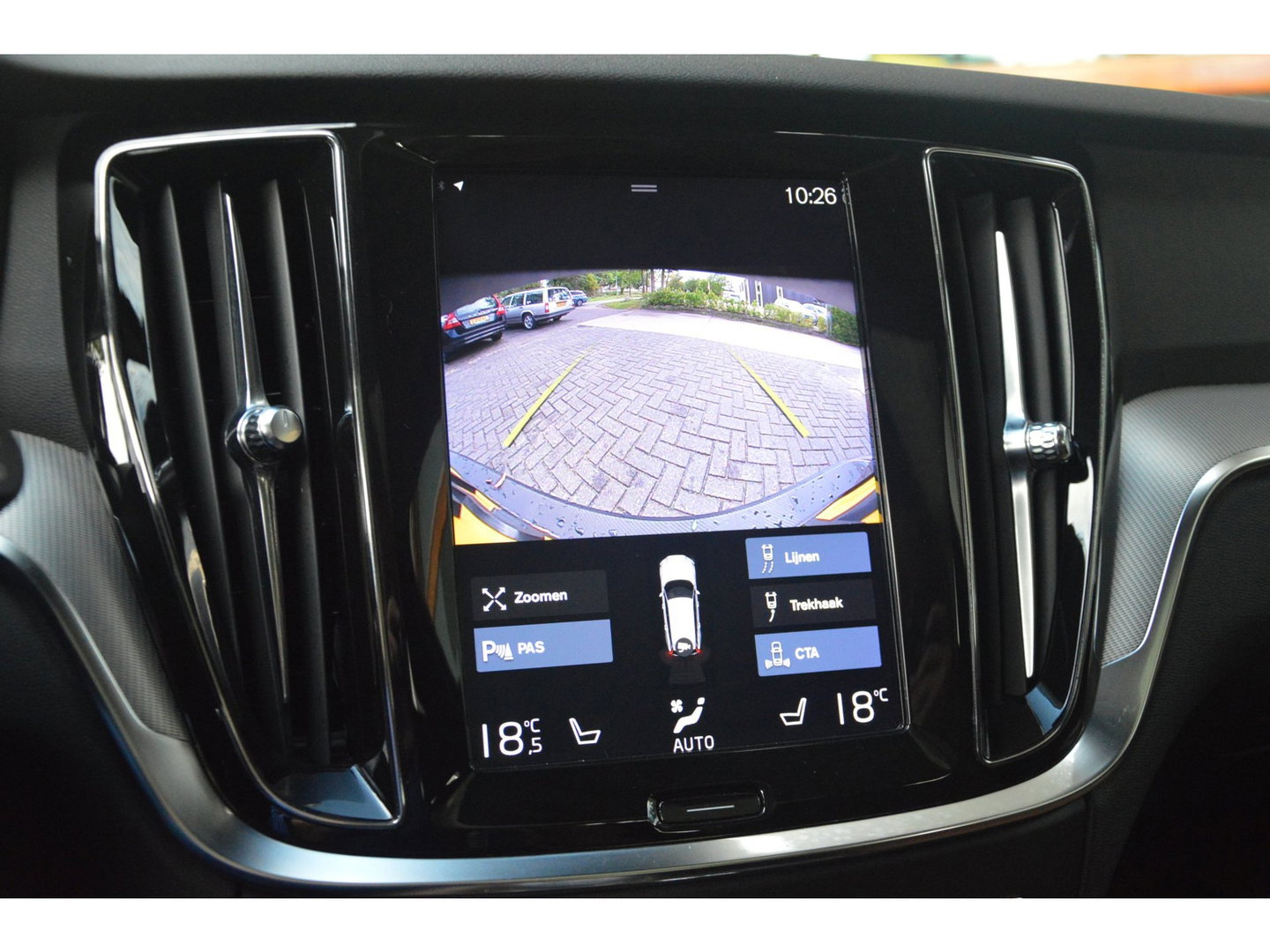Volvo V60 T8 Hybride AWD Inscription | Panoramadak | Camera | Stoelverwarming | BLIS | Trekhaak |