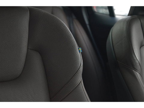 Volvo V60 T8 Hybride AWD Inscription | Panoramadak | Camera | Stoelverwarming | BLIS | Trekhaak |