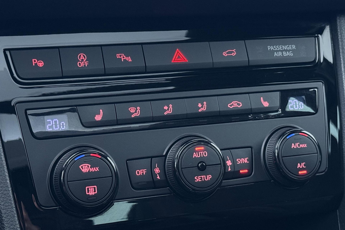 CUPRA Ateca 2.0 TSI 4DRIVE | Panoramadak | Beats Audio | 360 Camera | ACC | Stoelverwarming | 19 Inch
