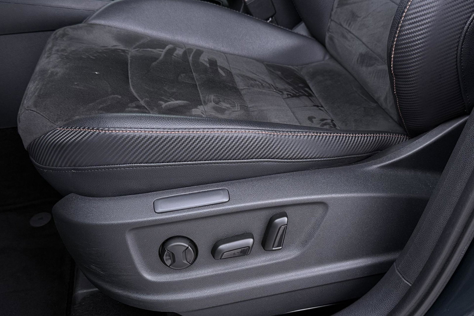 CUPRA Ateca 2.0 TSI 4DRIVE | Panoramadak | Beats Audio | 360 Camera | ACC | Stoelverwarming | 19 Inch