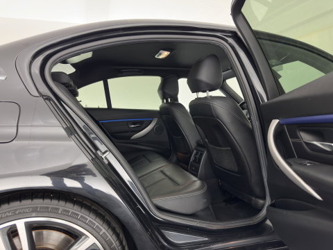 BMW 3-serie 330e Centennial High Executive M-Sportpack (Plug-in) (INCL.BTW) Aut. *LEATHER | FULL-LED | HEATED-SPORTSEATS | NAVI-FULLMAP | KEYLESS | PRIVACY-GLASS | ECC | PDC | CRUISE | 19''ALU*