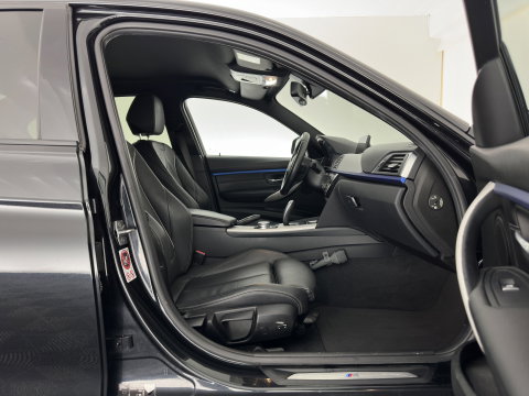 BMW 3-serie 330e Centennial High Executive M-Sportpack (Plug-in) (INCL.BTW) Aut. *LEATHER | FULL-LED | HEATED-SPORTSEATS | NAVI-FULLMAP | KEYLESS | PRIVACY-GLASS | ECC | PDC | CRUISE | 19''ALU*
