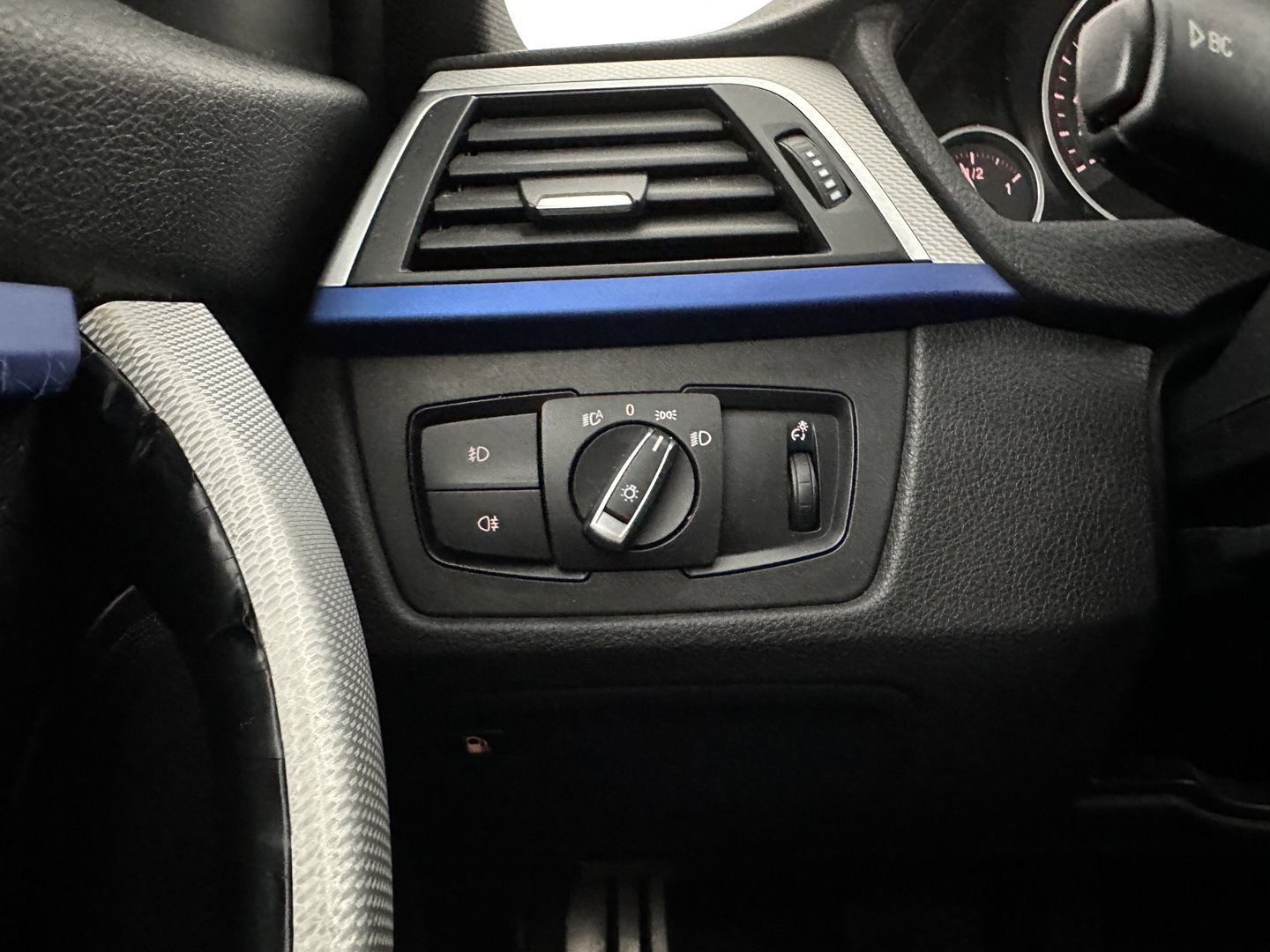 BMW 3-serie 330e Centennial High Executive M-Sportpack (Plug-in) (INCL.BTW) Aut. *LEATHER | FULL-LED | HEATED-SPORTSEATS | NAVI-FULLMAP | KEYLESS | PRIVACY-GLASS | ECC | PDC | CRUISE | 19''ALU*