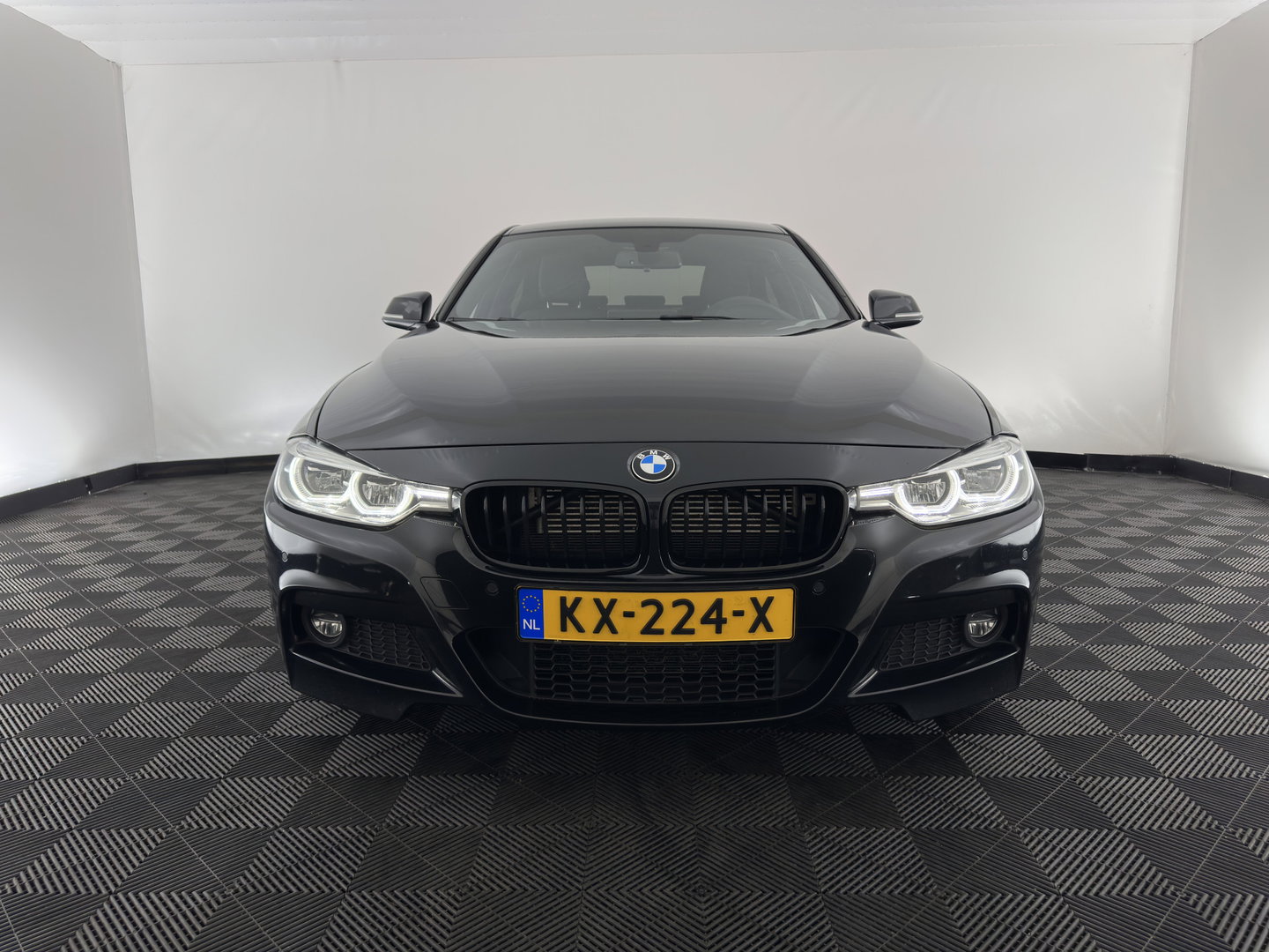 BMW 3-serie 330e Centennial High Executive M-Sportpack (Plug-in) (INCL.BTW) Aut. *LEATHER | FULL-LED | HEATED-SPORTSEATS | NAVI-FULLMAP | KEYLESS | PRIVACY-GLASS | ECC | PDC | CRUISE | 19''ALU*