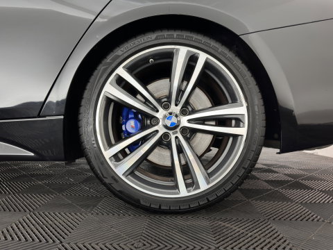 BMW 3-serie 330e Centennial High Executive M-Sportpack (Plug-in) (INCL.BTW) Aut. *LEATHER | FULL-LED | HEATED-SPORTSEATS | NAVI-FULLMAP | KEYLESS | PRIVACY-GLASS | ECC | PDC | CRUISE | 19''ALU*