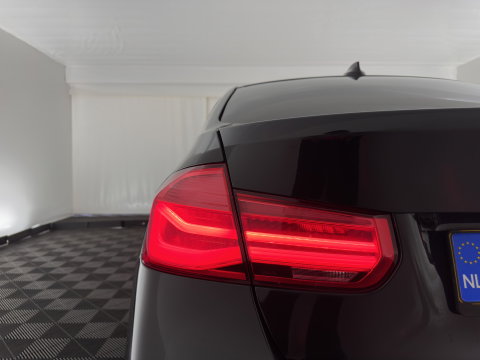 BMW 3-serie 330e Centennial High Executive M-Sportpack (Plug-in) (INCL.BTW) Aut. *LEATHER | FULL-LED | HEATED-SPORTSEATS | NAVI-FULLMAP | KEYLESS | PRIVACY-GLASS | ECC | PDC | CRUISE | 19''ALU*