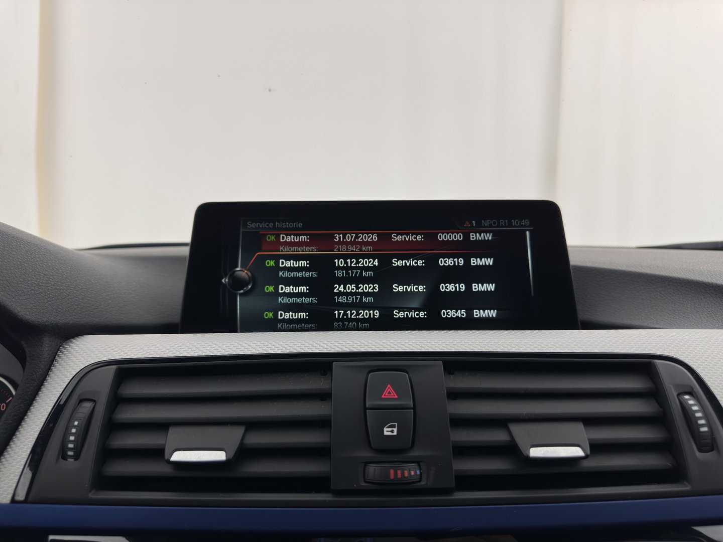 BMW 3-serie 330e Centennial High Executive M-Sportpack (Plug-in) (INCL.BTW) Aut. *LEATHER | FULL-LED | HEATED-SPORTSEATS | NAVI-FULLMAP | KEYLESS | PRIVACY-GLASS | ECC | PDC | CRUISE | 19''ALU*