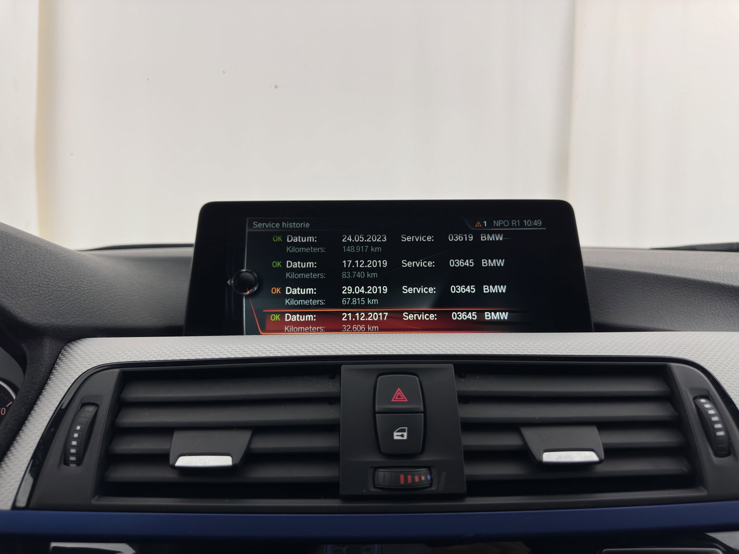 BMW 3-serie 330e Centennial High Executive M-Sportpack (Plug-in) (INCL.BTW) Aut. *LEATHER | FULL-LED | HEATED-SPORTSEATS | NAVI-FULLMAP | KEYLESS | PRIVACY-GLASS | ECC | PDC | CRUISE | 19''ALU*
