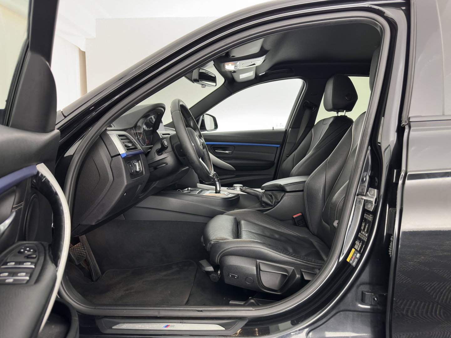 BMW 3-serie 330e Centennial High Executive M-Sportpack (Plug-in) (INCL.BTW) Aut. *LEATHER | FULL-LED | HEATED-SPORTSEATS | NAVI-FULLMAP | KEYLESS | PRIVACY-GLASS | ECC | PDC | CRUISE | 19''ALU*