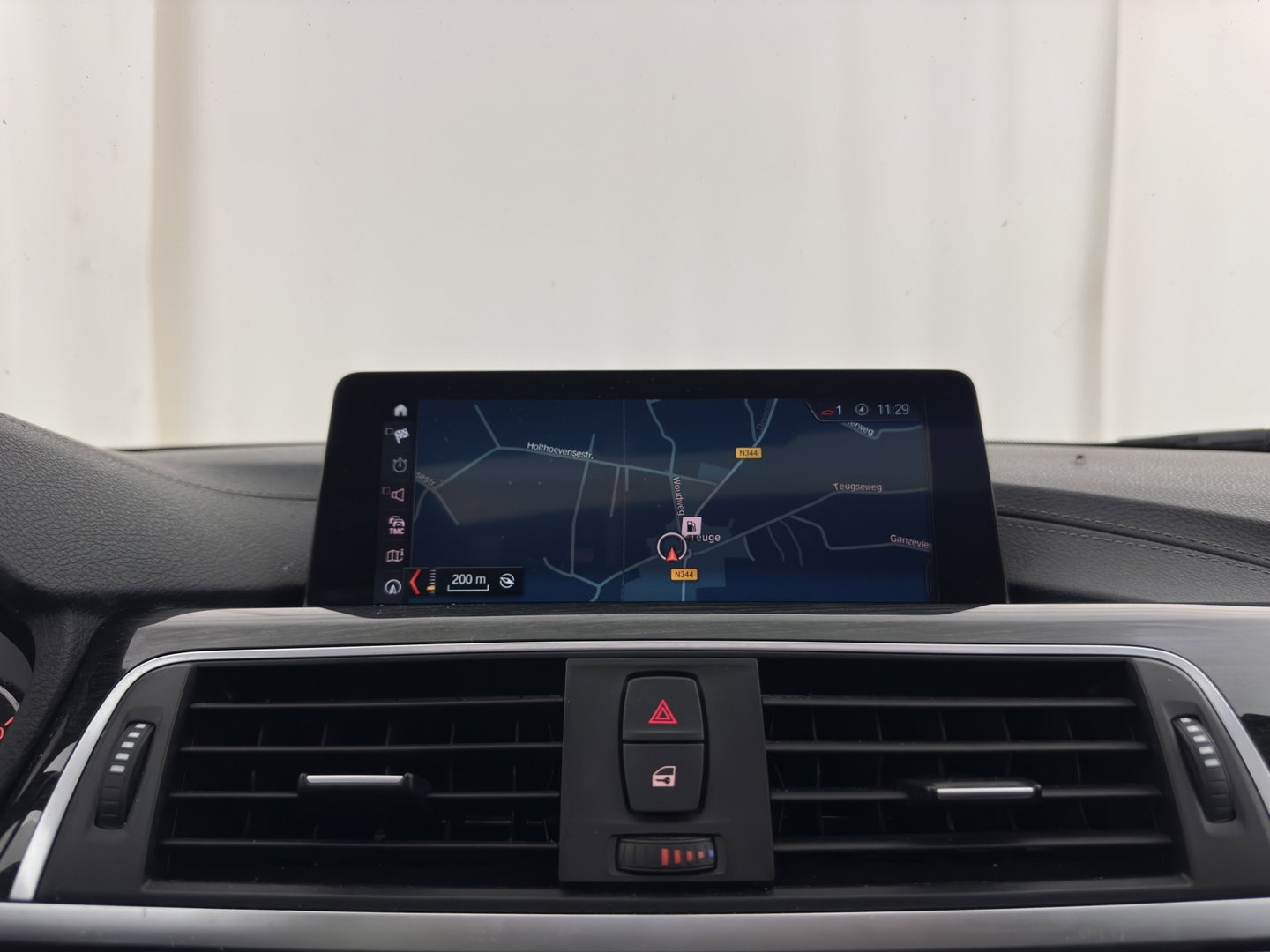 BMW 3-serie 330e High Executive (Plug-in) (INCL.BTW) Aut. *PANO | HEAD-UP | LEATHER | FULL-LED | MEMORY-PACK | HARMAN/KARDON | BLIND-SPOT | KEYLESS | CAMERA | NAVI-FULLMAP | DAB | PRIVACY-GLASS | ECC | PDC | 18''ALU*