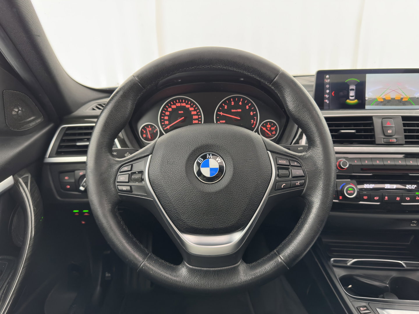 BMW 3-serie 330e High Executive (Plug-in) (INCL.BTW) Aut. *PANO | HEAD-UP | LEATHER | FULL-LED | MEMORY-PACK | HARMAN/KARDON | BLIND-SPOT | KEYLESS | CAMERA | NAVI-FULLMAP | DAB | PRIVACY-GLASS | ECC | PDC | 18''ALU*