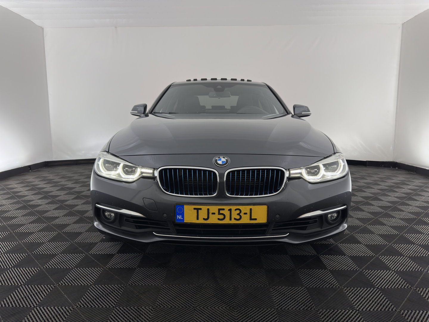 BMW 3-serie 330e High Executive (Plug-in) (INCL.BTW) Aut. *PANO | HEAD-UP | LEATHER | FULL-LED | MEMORY-PACK | HARMAN/KARDON | BLIND-SPOT | KEYLESS | CAMERA | NAVI-FULLMAP | DAB | PRIVACY-GLASS | ECC | PDC | 18''ALU*