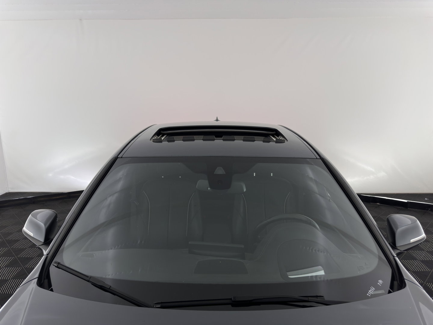 BMW 3-serie 330e High Executive (Plug-in) (INCL.BTW) Aut. *PANO | HEAD-UP | LEATHER | FULL-LED | MEMORY-PACK | HARMAN/KARDON | BLIND-SPOT | KEYLESS | CAMERA | NAVI-FULLMAP | DAB | PRIVACY-GLASS | ECC | PDC | 18''ALU*