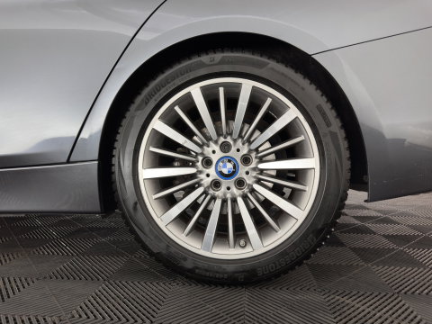 BMW 3-serie 330e High Executive (Plug-in) (INCL.BTW) Aut. *PANO | HEAD-UP | LEATHER | FULL-LED | MEMORY-PACK | HARMAN/KARDON | BLIND-SPOT | KEYLESS | CAMERA | NAVI-FULLMAP | DAB | PRIVACY-GLASS | ECC | PDC | 18''ALU*