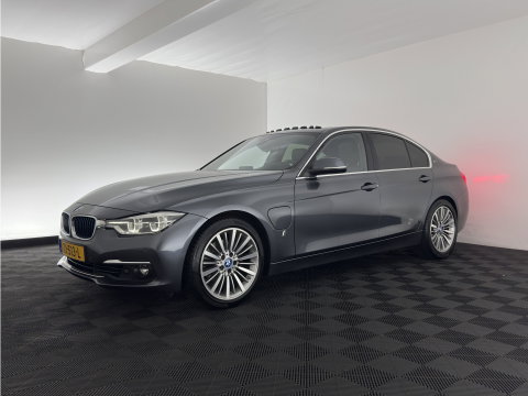 BMW 3-serie 330e High Executive (Plug-in) (INCL.BTW) Aut. *PANO | HEAD-UP | LEATHER | FULL-LED | MEMORY-PACK | HARMAN/KARDON | BLIND-SPOT | KEYLESS | CAMERA | NAVI-FULLMAP | DAB | PRIVACY-GLASS | ECC | PDC | 18''ALU*